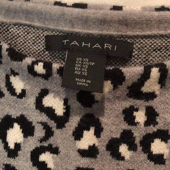 Tahari Leopard Print sweater - Size XS - Picture 3 of 5